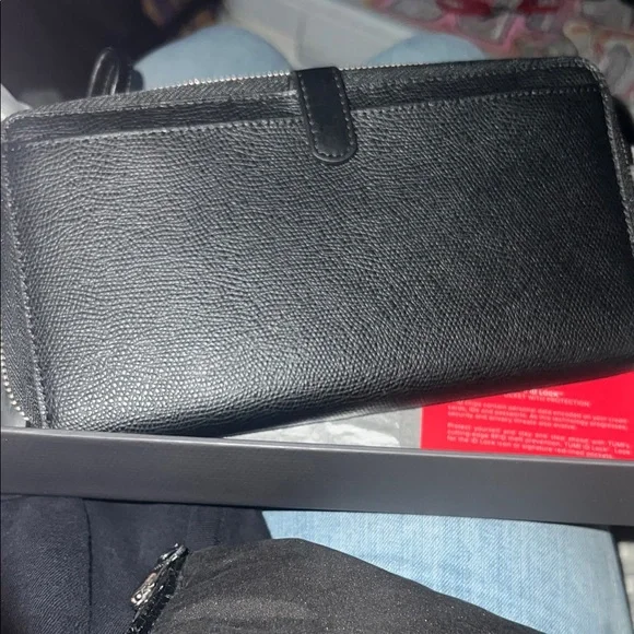 Tumi Black Textured Travel Card Holder - Picture 6 of 7